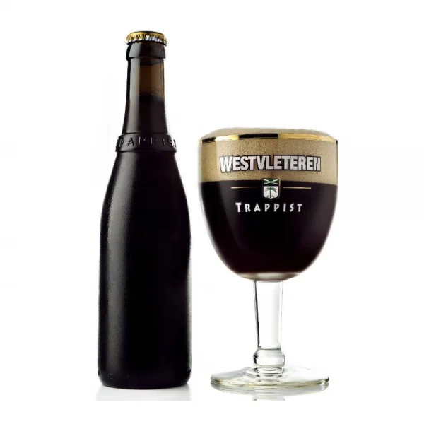 Speciaalbier Westvleteren Trappist 12 met ingeschonken bierglas