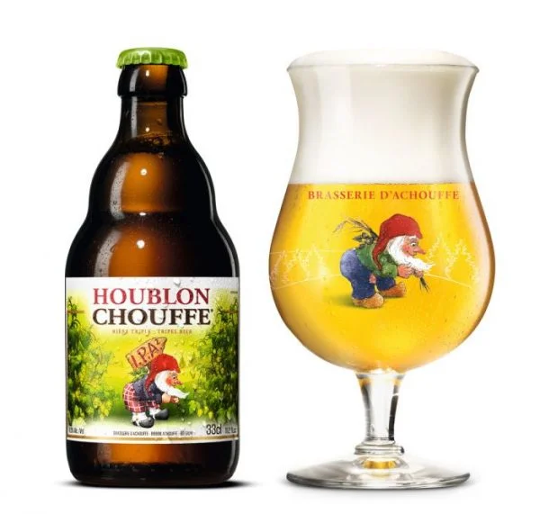 Speciaalbier Houblon Chouffe met ingeschonken Chouffe bierglas