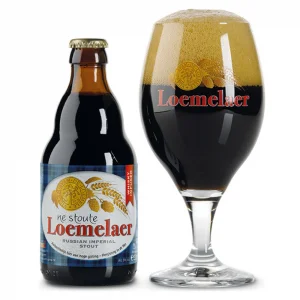 Speciaalbier Loemelaer Russian Imperial Stout met ingeschonken Loemelaer bierglas