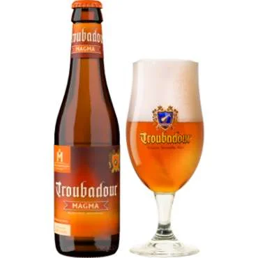 Speciaalbier Troubadour Magma met ingeschonken Troubadour bierglas