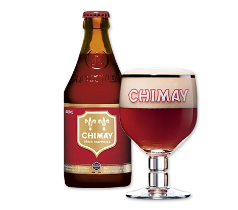 Speciaalbier Chimay Rood met ingeschonken Chimay bierglas