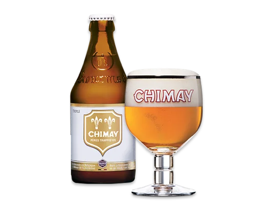 Speciaalbier Chimay Wit met ingeschonken Chimay bierglas