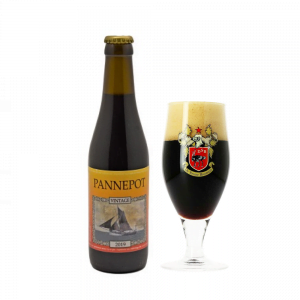 Speciaalbier Pannepot Vintage 2019 met ingeschonken Struise bierglas