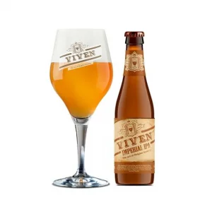 Speciaalbier Viven Imperial IPA met ingeschonken Viven bierglas