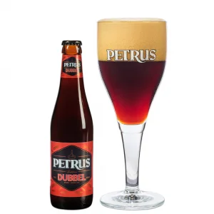 Speciaalbier Petrus Dubbel met ingeschonken Petrus bierglas