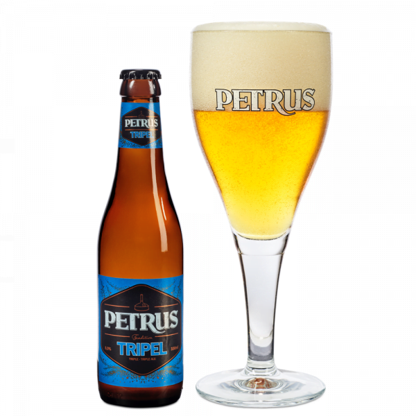 Speciaalbier Petrus Tripel met ingeschonken Petrus bierglas