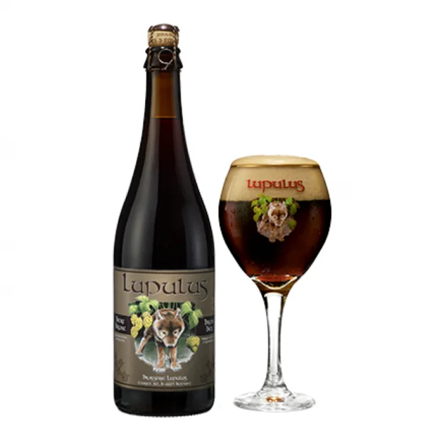 Speciaalbier Lupulus Bruin met ingeschonken Lupulus bierglas