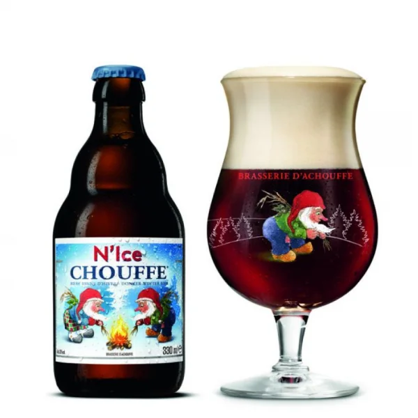 Speciaalbier N'Ice Chouffe met ingeschonken Chouffe bierglas